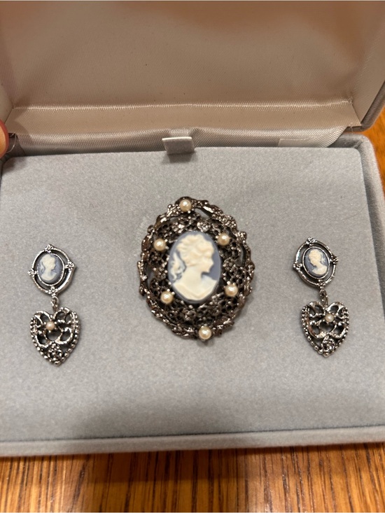 Jewelry - VINTAGE- Inspired Silver Pearl filigree Cameo Brooch and Dangly Earrings Set